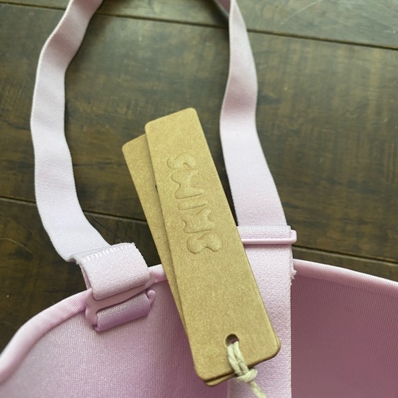 Skims Wireless Strapless Baby Pink bra - Picture 7 of 15